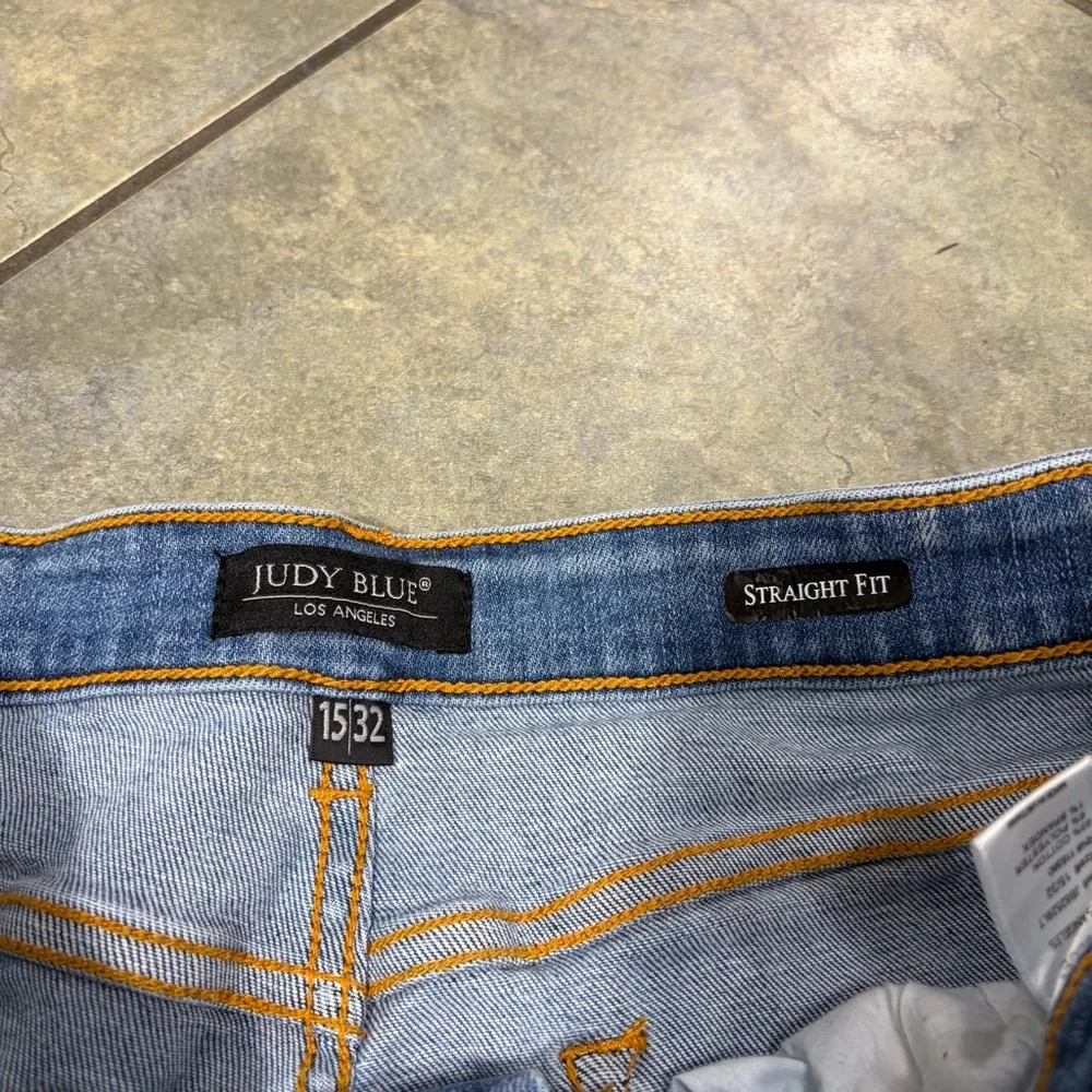 JUDY BLUE LOS ANGELES STRAIGHT FIT  WOMENS JEANS SIZE 15/32 LIGHT WASH 25 INSEAM - Picture 6 of 11